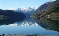 utsikt frå hotellet og ut fjorden