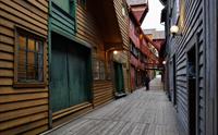 Utforsk de trange smugene på Bryggen i Bergen