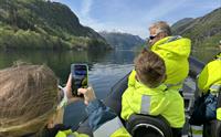 Fjord cruise i RIB båt på Hardangerfjorden