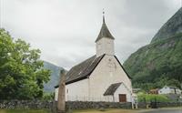 Viser inngangen til den gamle kirken.