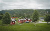 En oversikt over deler av campingplassen og hyttene.