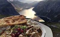 Overnattingstur til Trolltunga, middag ved campen