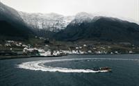 Ribbåttur på Hardangerfjorden.