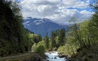 Fossande elv nedover mot lofthus