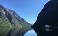 Lustrabaatane fjordcruise nærøyfjorden