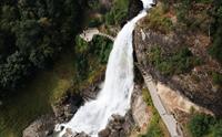 Vakker panoramautsikt frå stien bak Steinsdalsfossen.