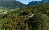 Dronebilete teke på lang avstand av dagstyrhytta