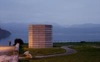 Skyspacen ved Hardangerfjorden - fint plassert i sentrum av Øystese