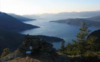 Utsikt over fjorden frå Gullbergnotten